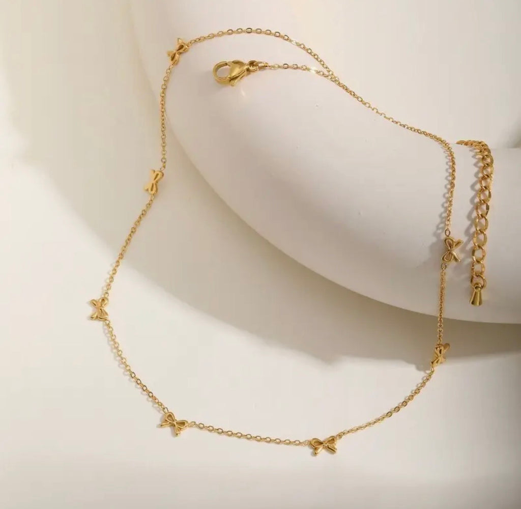 Sweet Bow Necklace